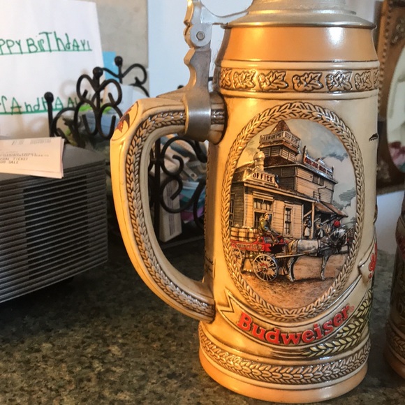 ANHEISER BUSCH  HAND CRAFTED Beer steins - stamped- great gift ! - Picture 2 of 4